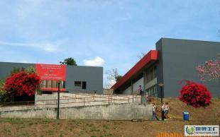免费读大学的哥斯达黎加传奇 二手教育设备的秘密流转