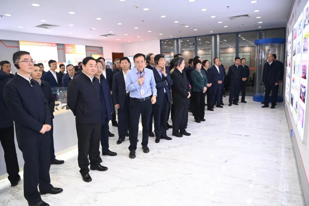 聚焦教育设备更新 构筑辽宁全面振兴的人才基石 辽宁全面振兴新突破三年行动的时代考量